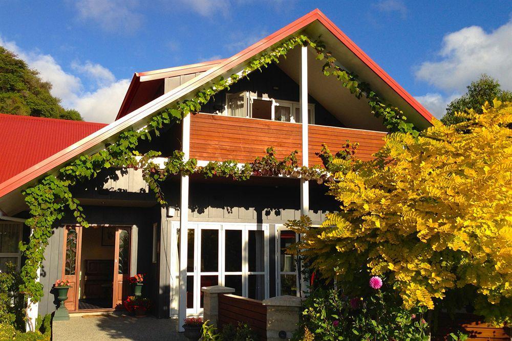 Ratanui Lodge Pohara Exterior photo